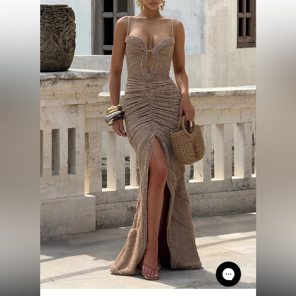 Elegant Beige Evening Gown - Picture 5 of 8